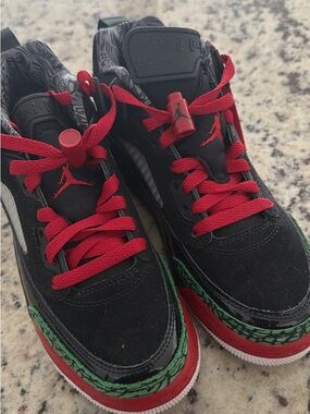 Jordan Kids Black Red Green Low-Top Sneakers